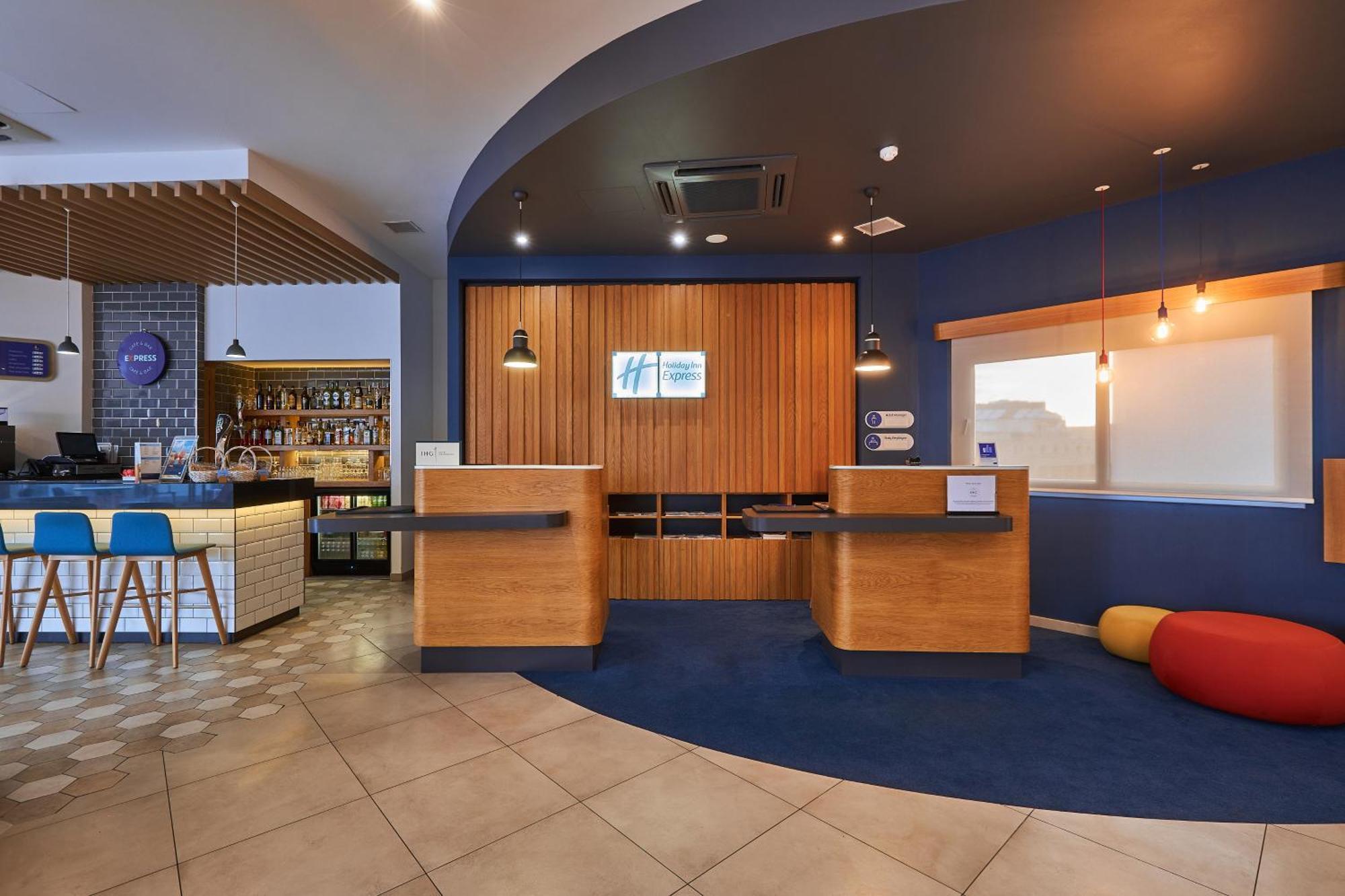 Holiday Inn Express - Malta By Ihg Saint Julian's Ngoại thất bức ảnh