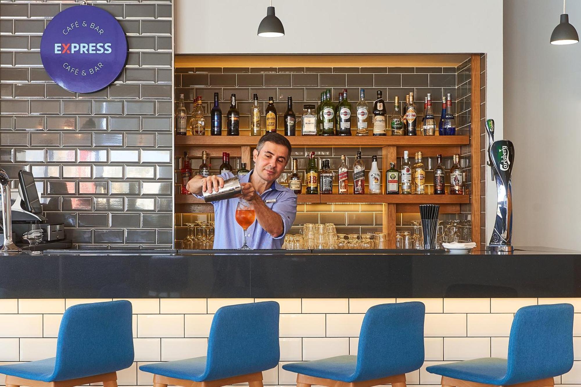 Holiday Inn Express - Malta By Ihg Saint Julian's Ngoại thất bức ảnh