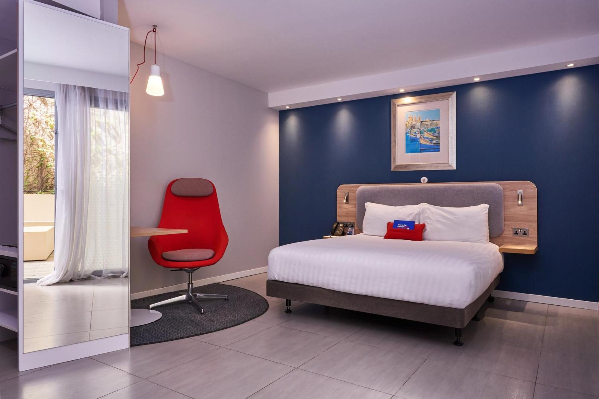 Holiday Inn Express - Malta By Ihg Saint Julian's Ngoại thất bức ảnh